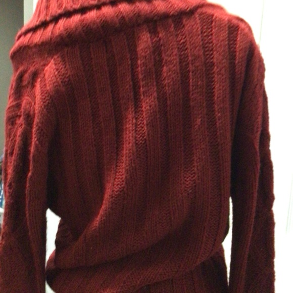 Red sweater - Picture 3 of 5